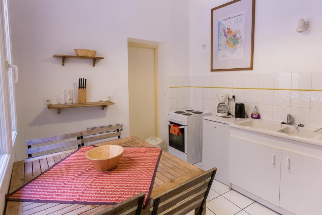 בורדו Maison D'Hotes Chambre En Ville חדר תמונה